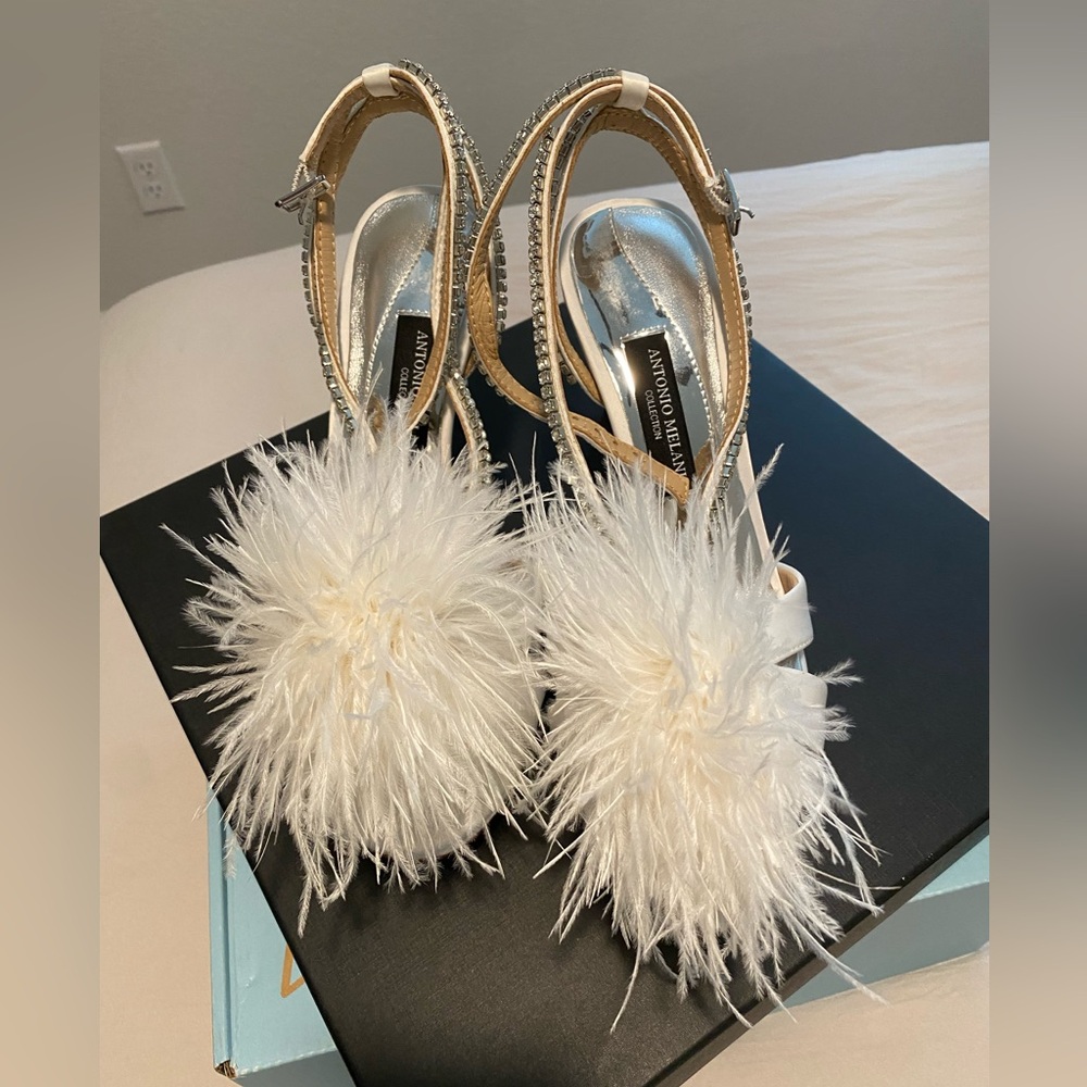 Antonio Melani heels with white feathers - size 8
